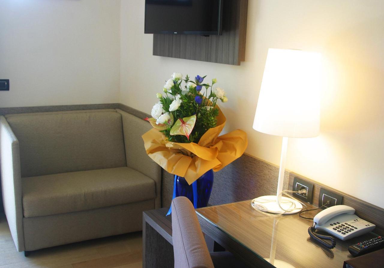 Hotel Galvani ตอร์รีเดลเบนาโก ภายนอก รูปภาพ
