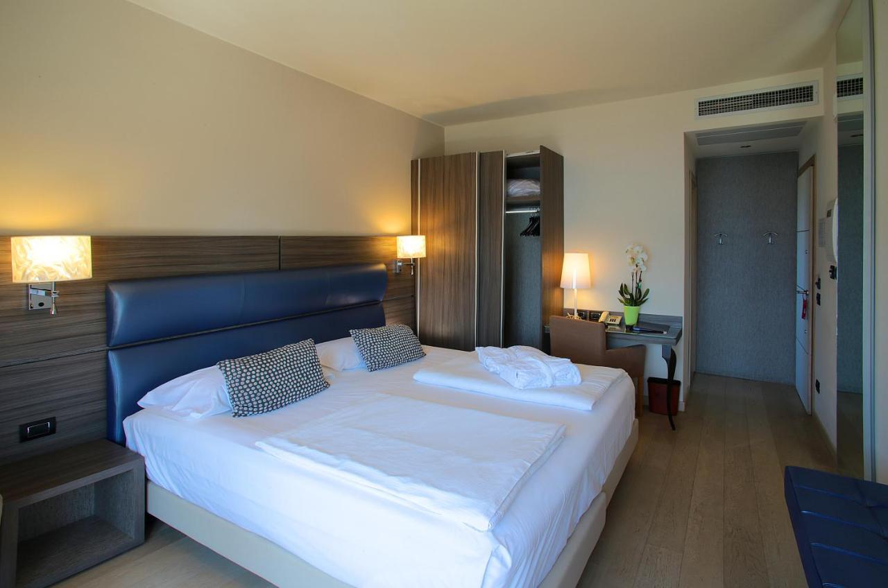 Hotel Galvani ตอร์รีเดลเบนาโก ภายนอก รูปภาพ