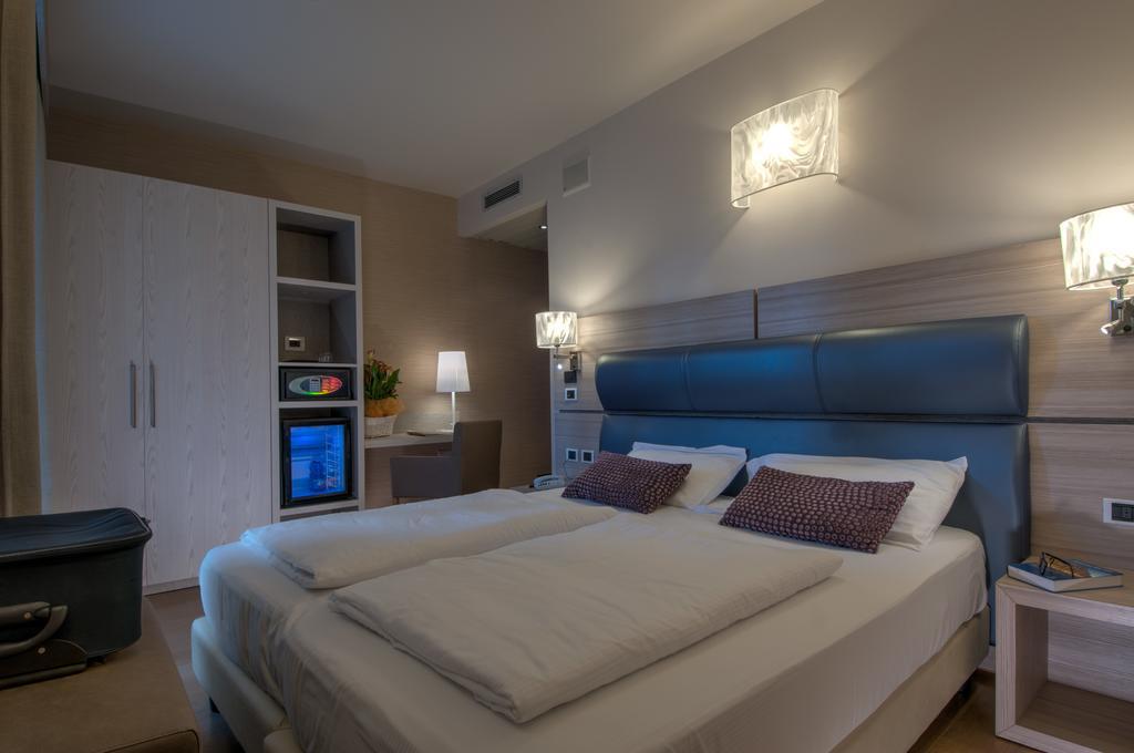 Hotel Galvani ตอร์รีเดลเบนาโก ภายนอก รูปภาพ