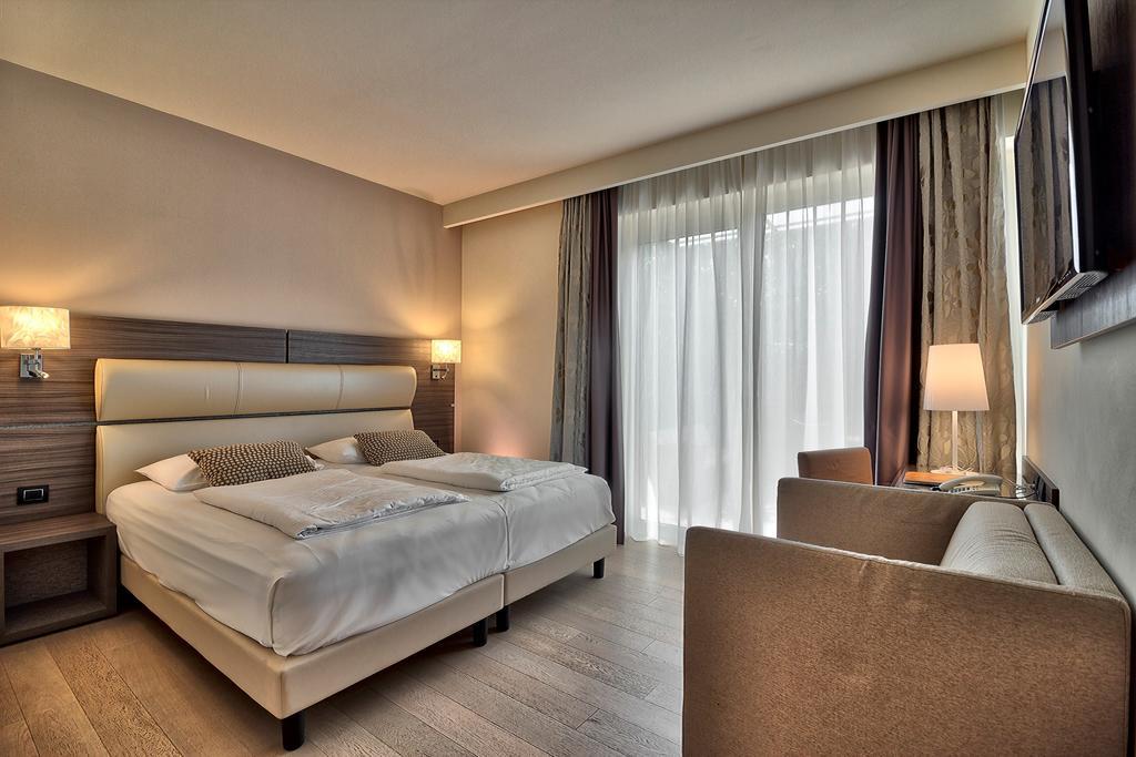 Hotel Galvani ตอร์รีเดลเบนาโก ภายนอก รูปภาพ