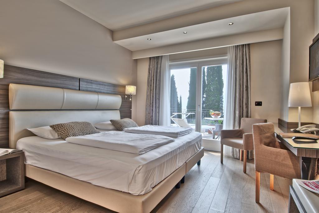 Hotel Galvani ตอร์รีเดลเบนาโก ภายนอก รูปภาพ
