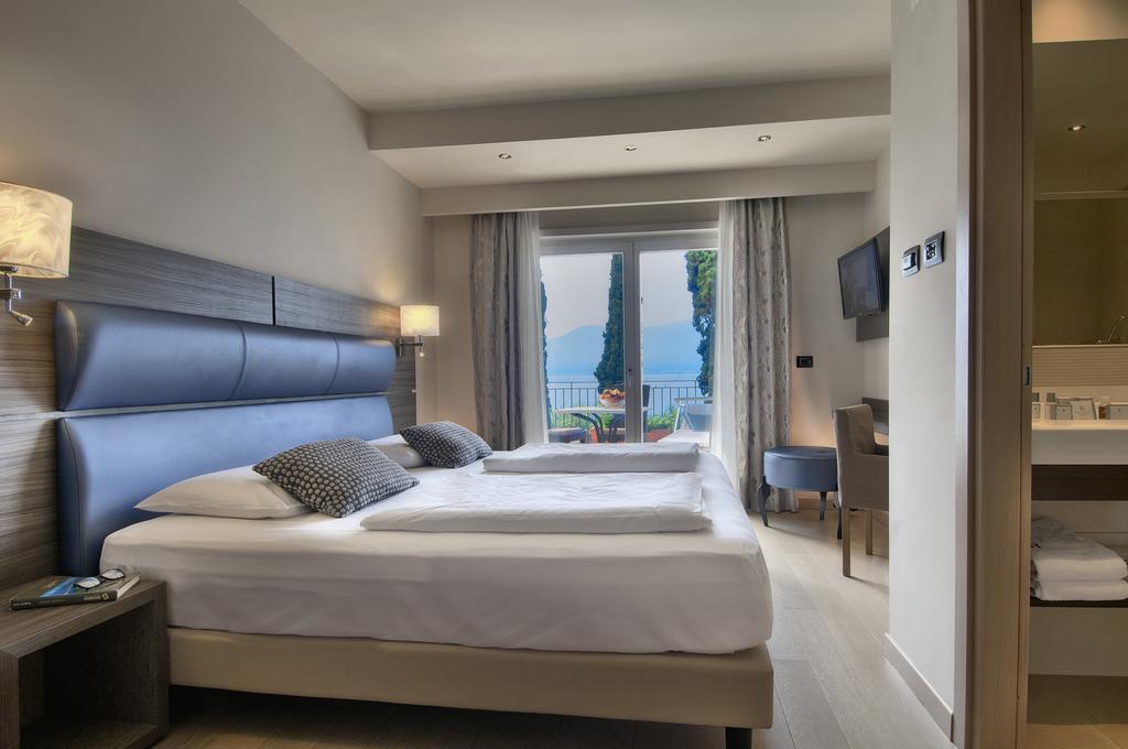 Hotel Galvani ตอร์รีเดลเบนาโก ภายนอก รูปภาพ