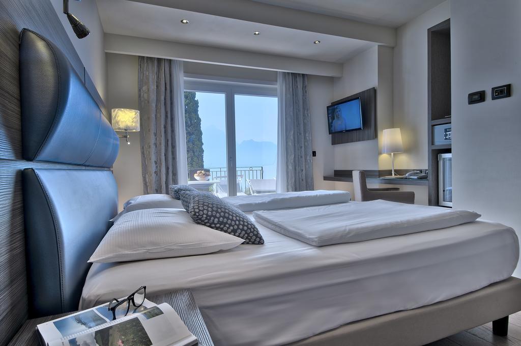 Hotel Galvani ตอร์รีเดลเบนาโก ภายนอก รูปภาพ